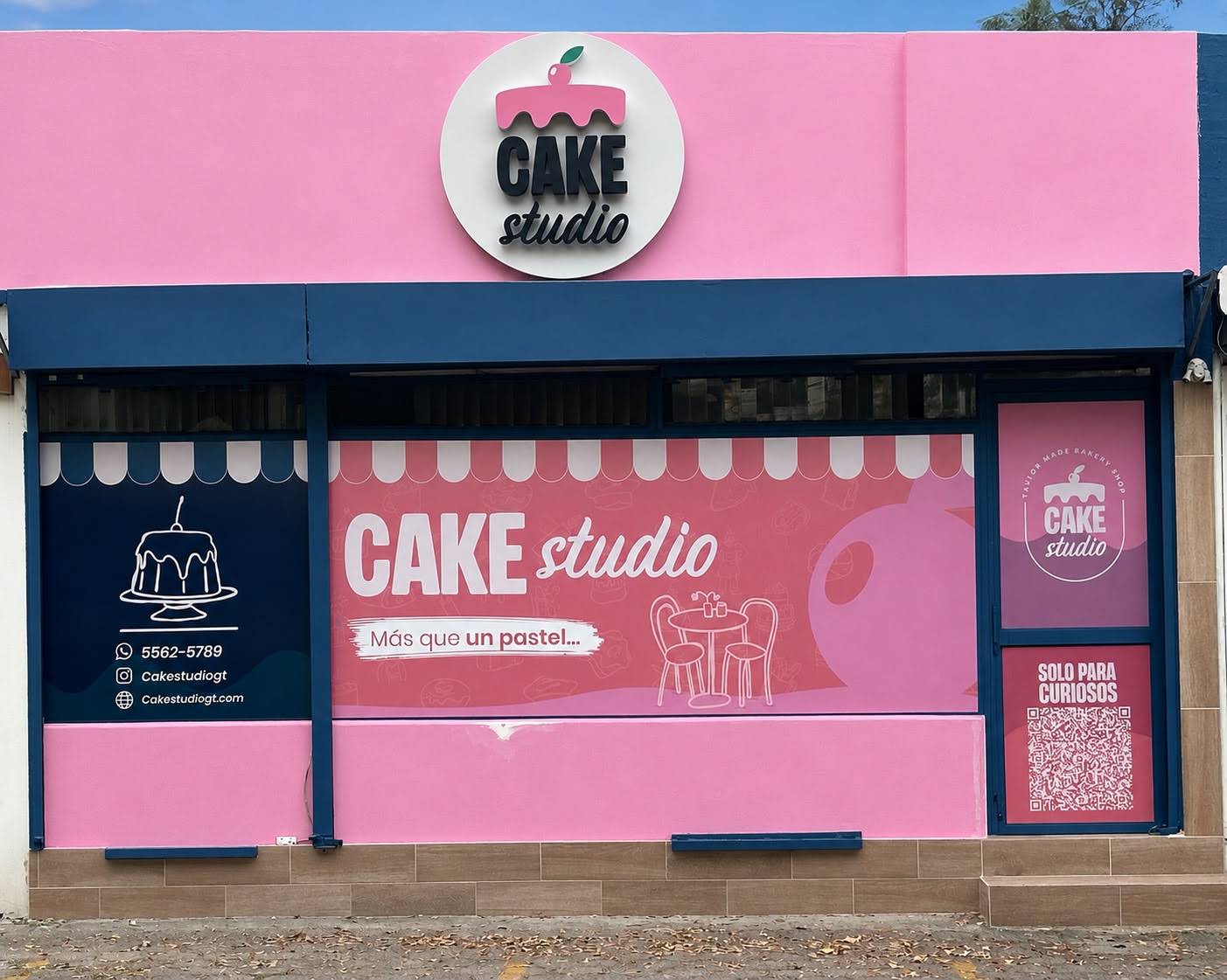 Fachada y entrada de Cake Studio